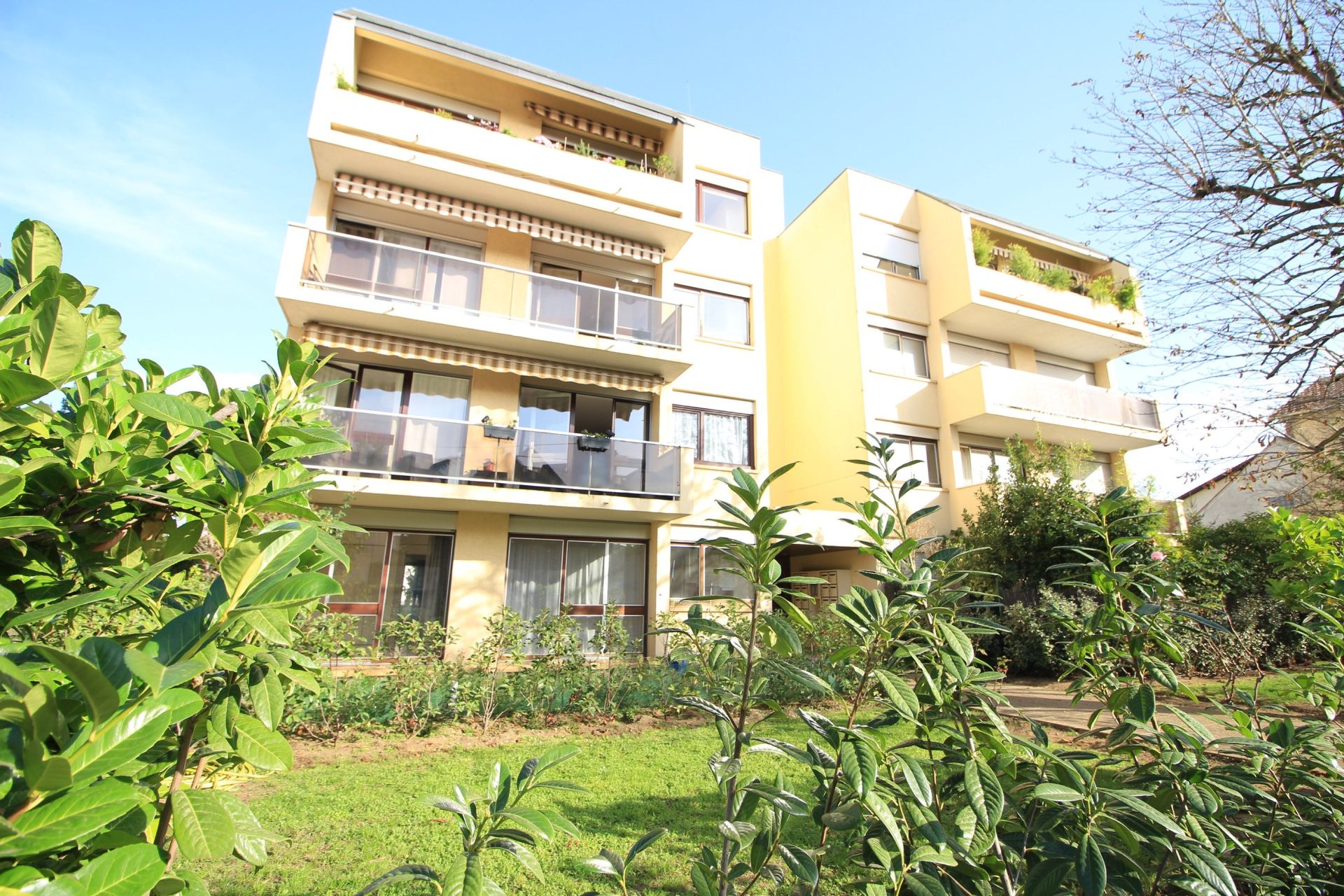 Sale Apartment 3 rooms 63.07 m² Le Pecq