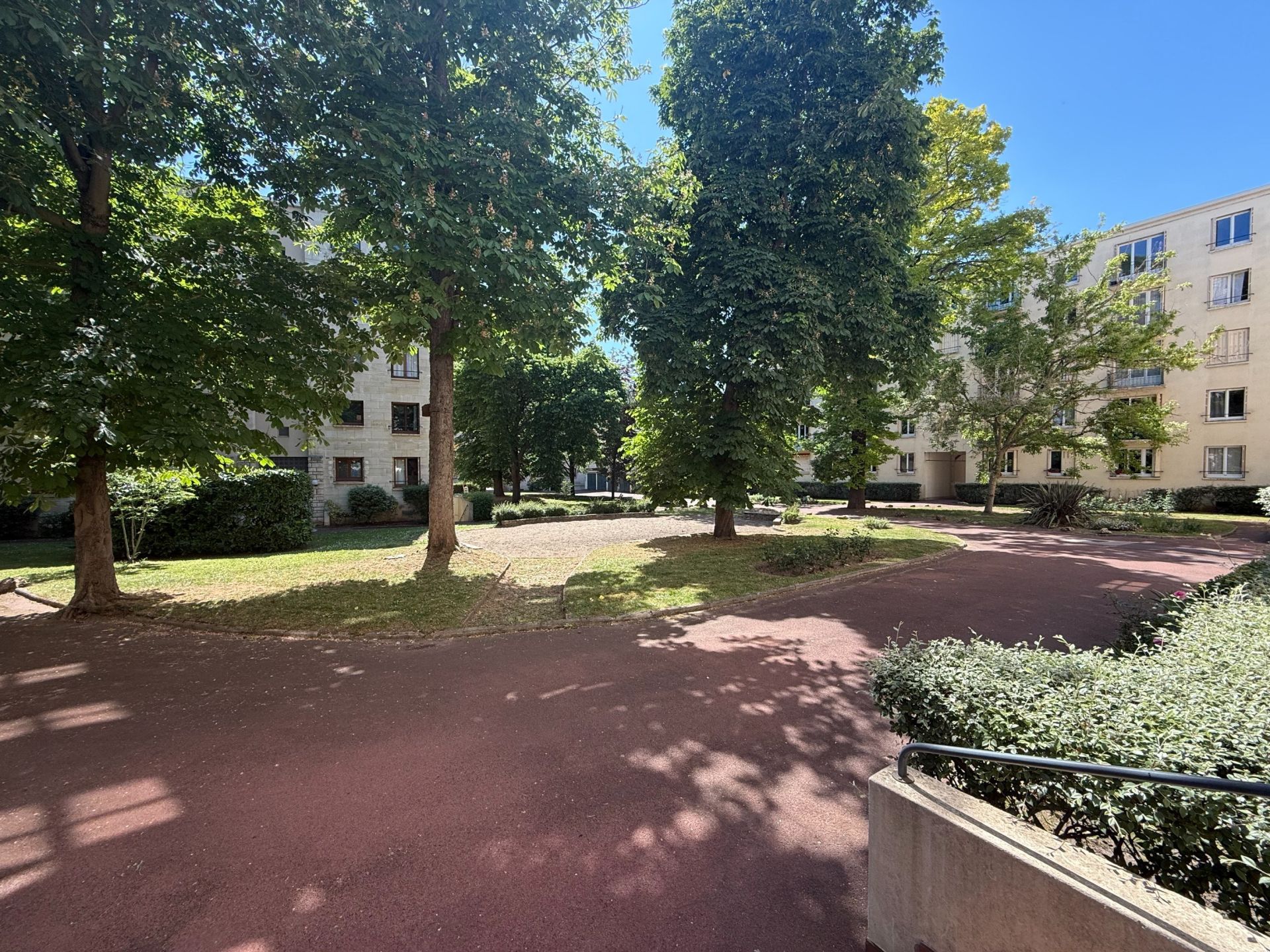 Sale Apartment 3 rooms 68 m² Le Vésinet