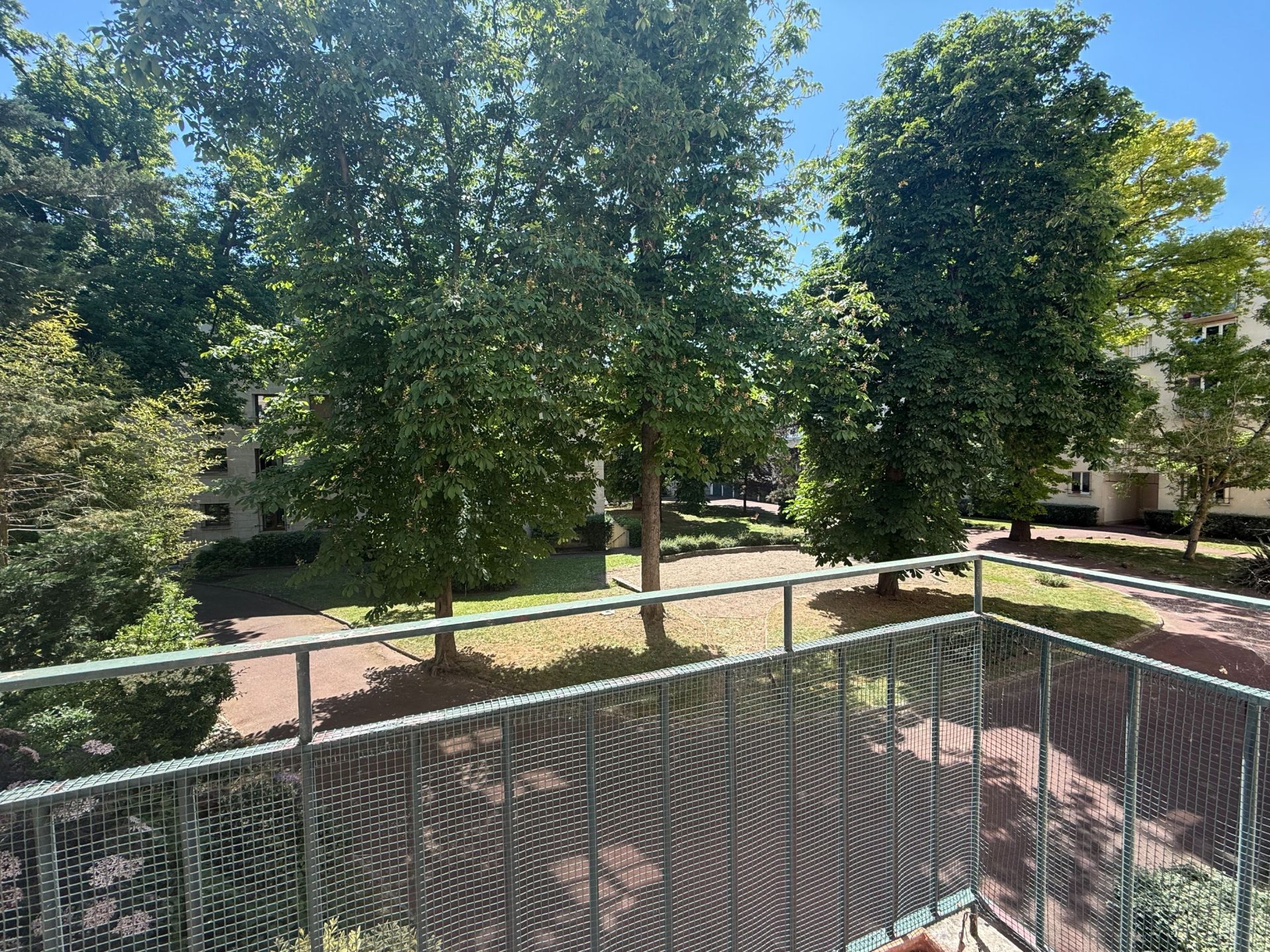 Sale Apartment 3 rooms 68 m² Le Vésinet