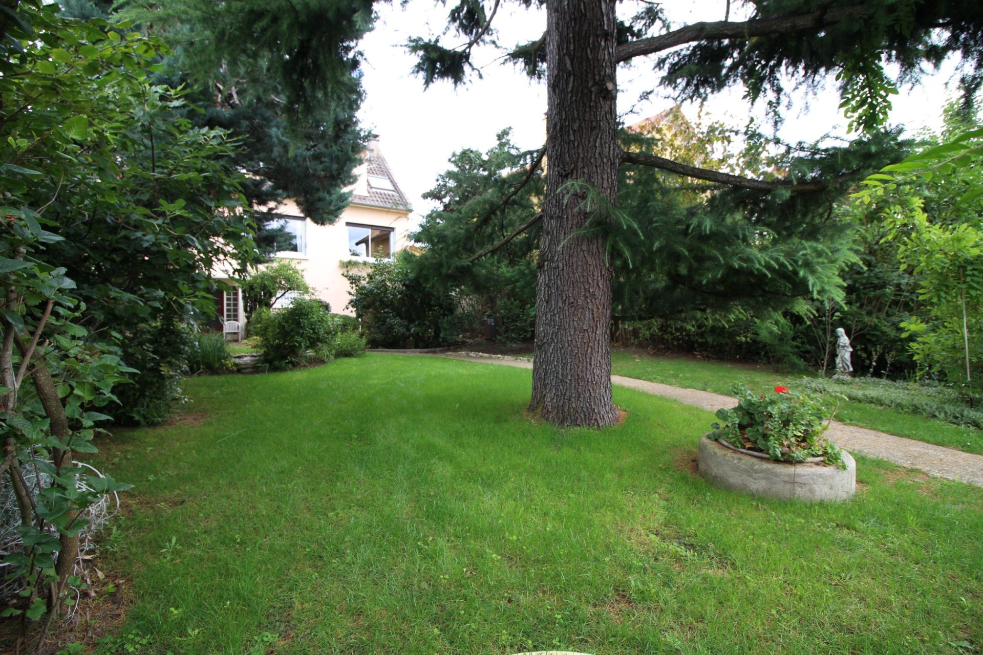 Sale House 7 rooms 160 m² Chatou