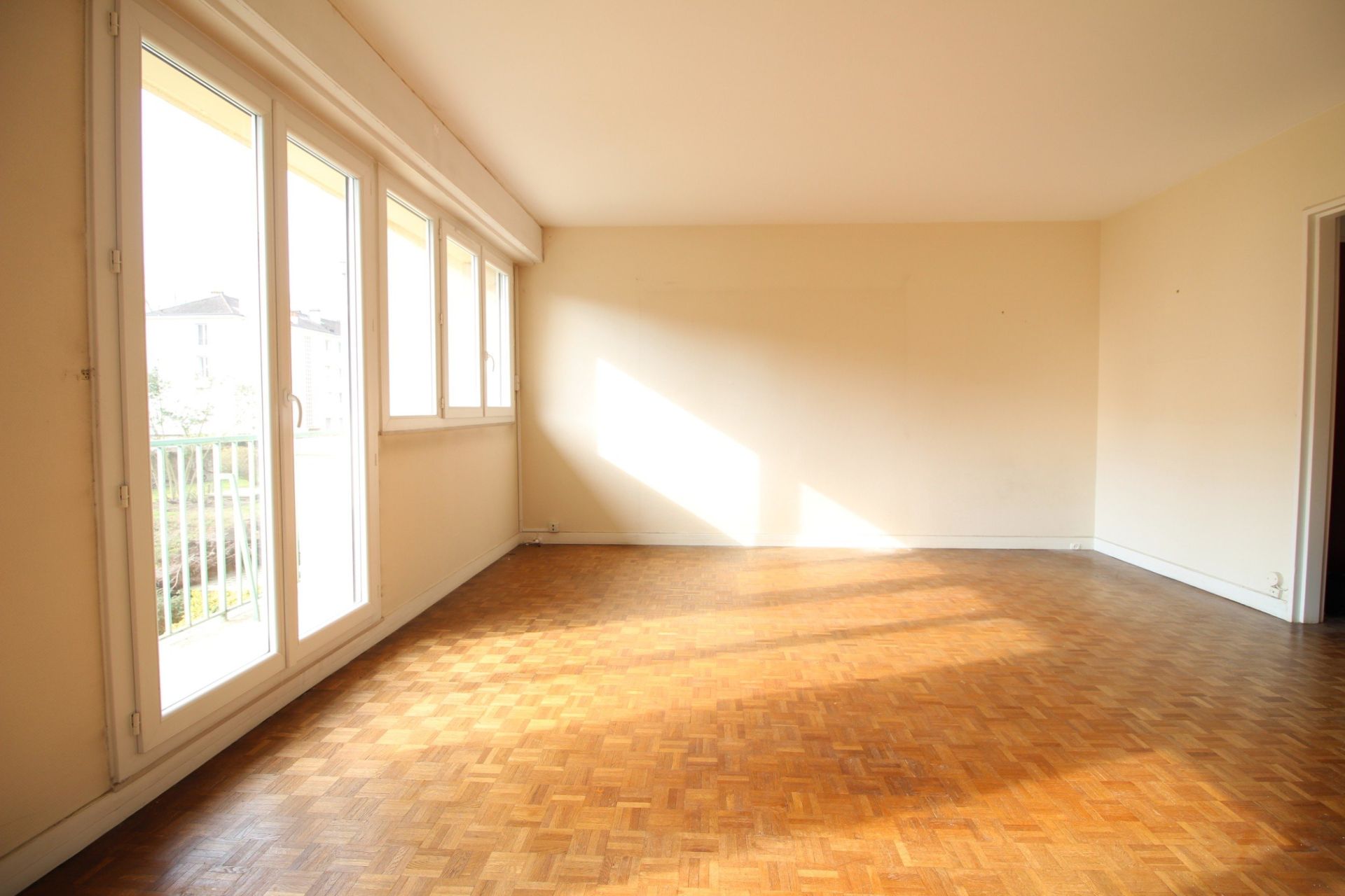 Sale Apartment 3 rooms 75 m² Le Vésinet