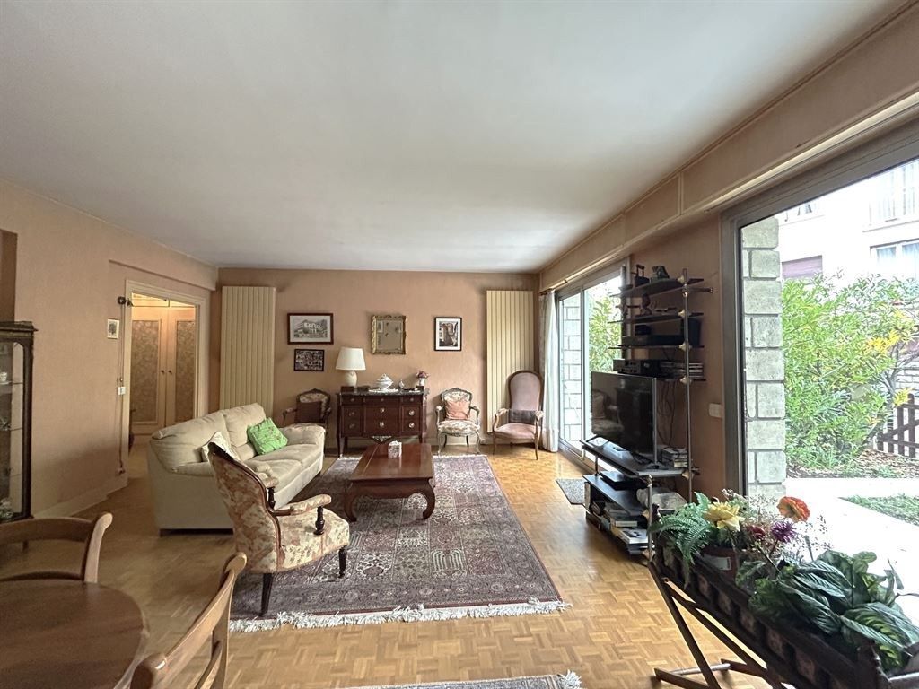 Sale Apartment 4 rooms 84 m² Le Vésinet