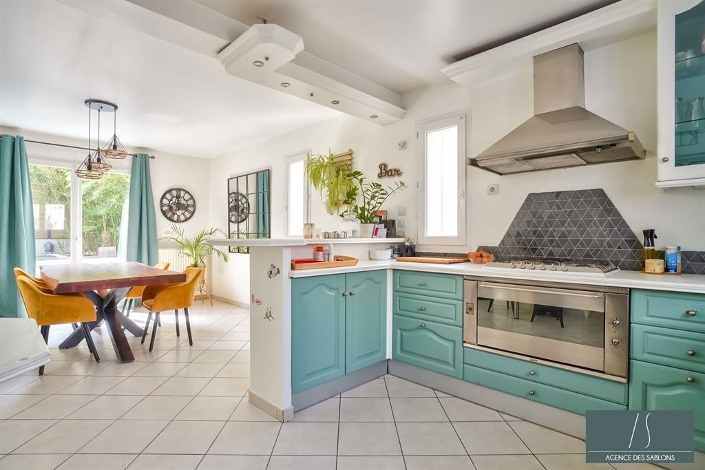 Sale House 6 rooms 110 m² Montesson