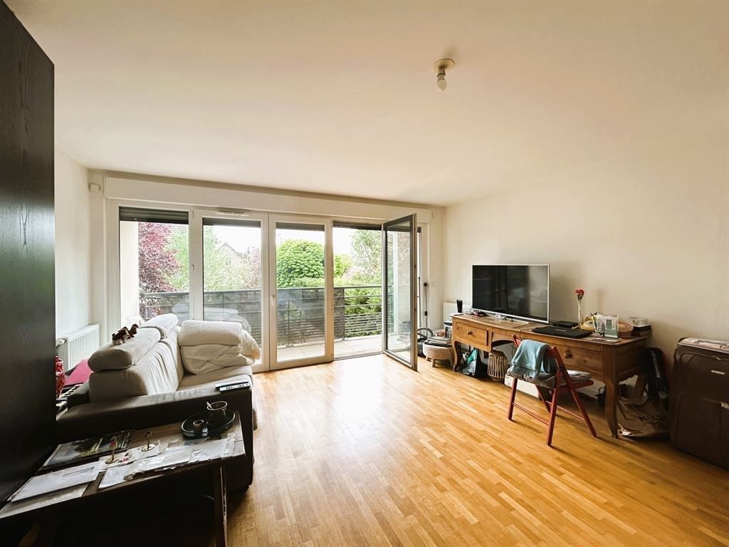 Sale Apartment 3 rooms 71 m² Le Vésinet