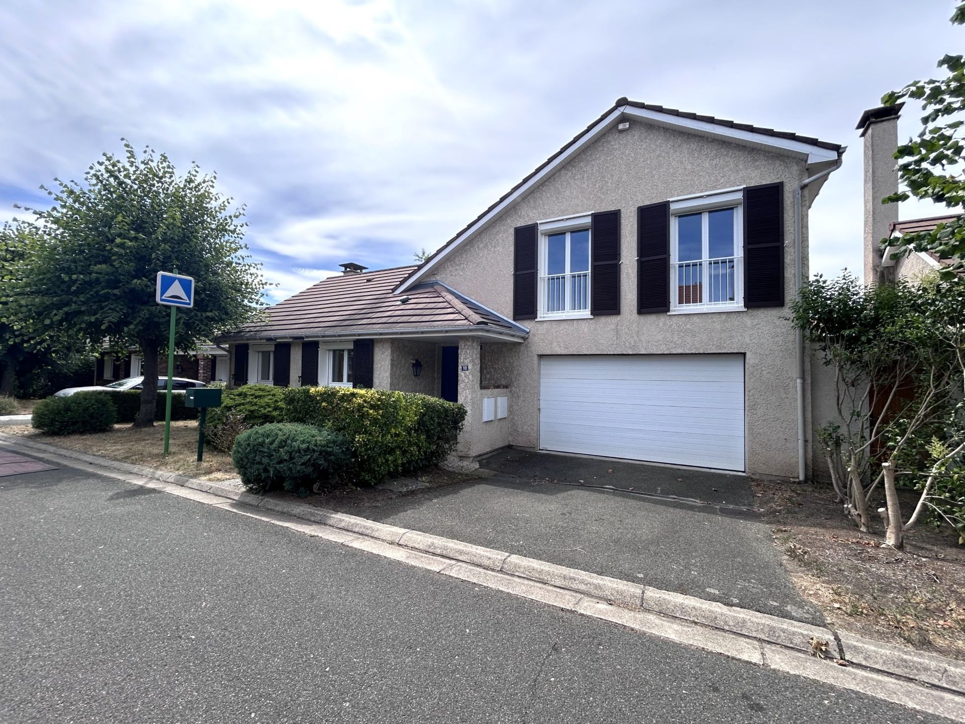 Location Maison 8&nbsp;Pièces 152&nbsp;m² Montesson