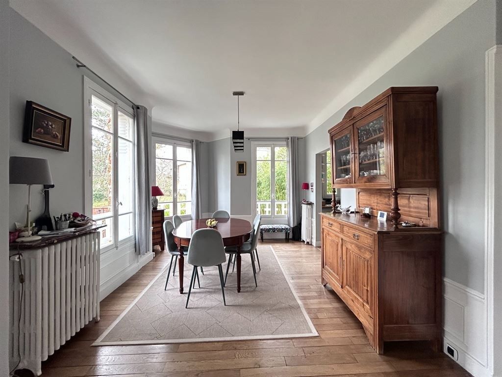 Sale House 7&nbsp;rooms 130&nbsp;m² Le Vésinet