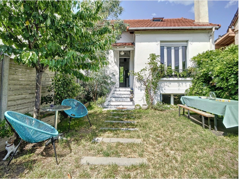 house 4 rooms for sale on CHATOU (78400)