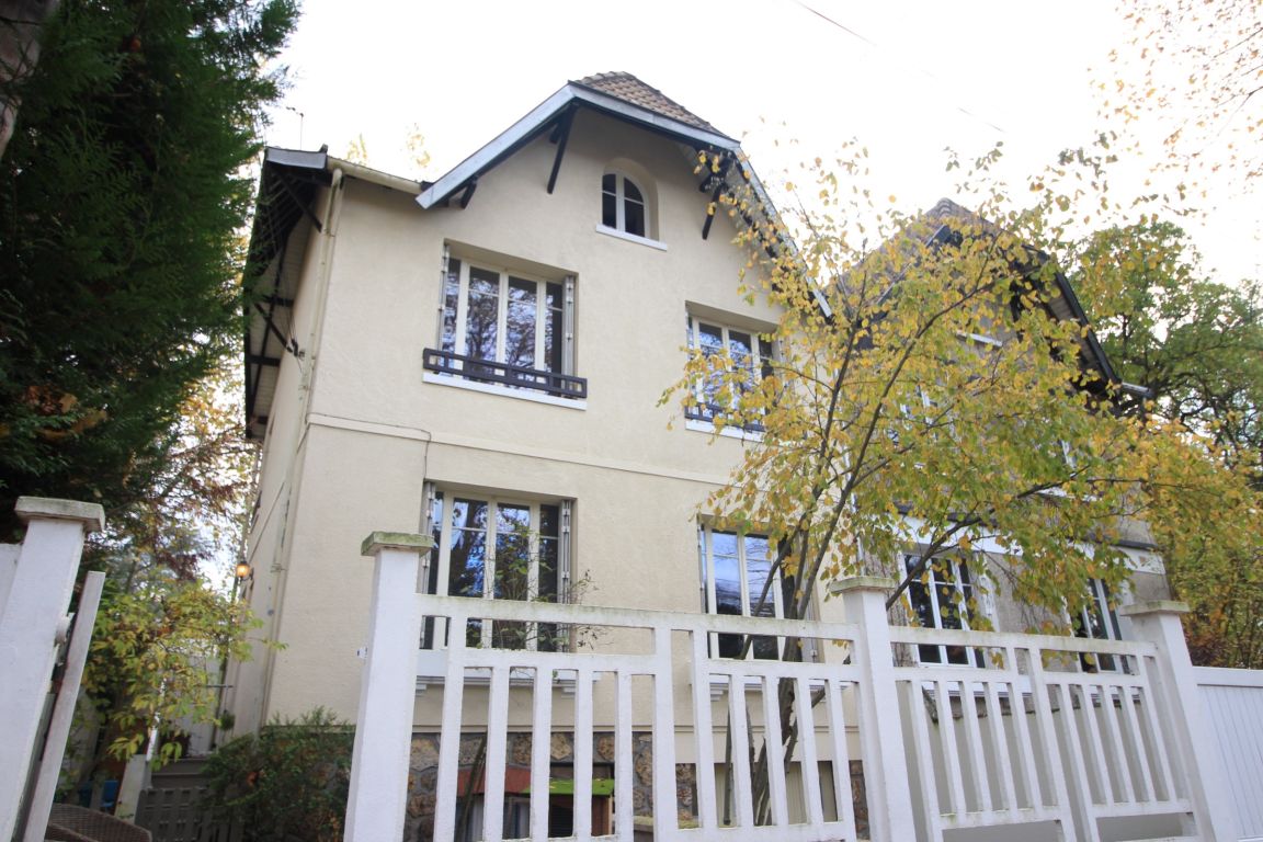 house 7 rooms for sale on LE VESINET (78110) - See details