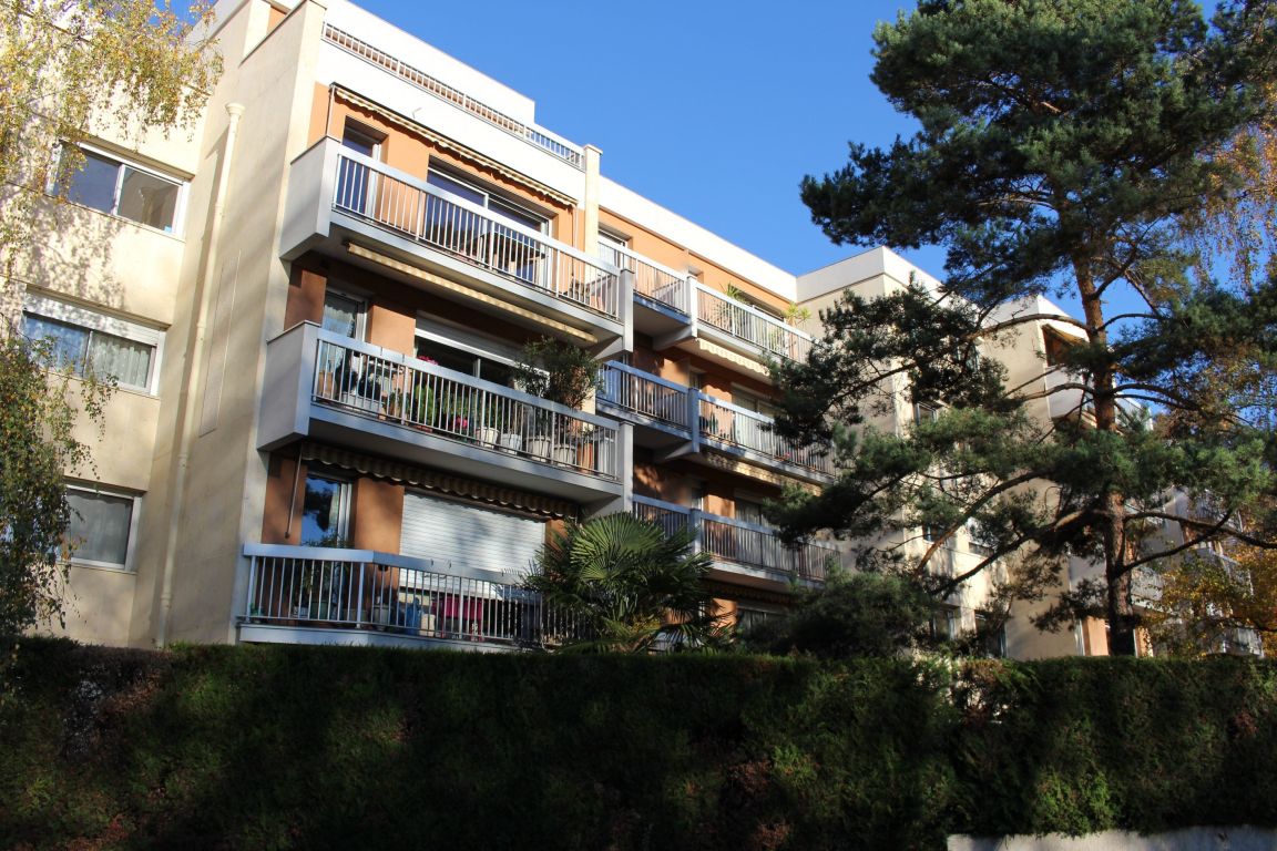 apartment 3 rooms for sale on LE VESINET (78110) - See details