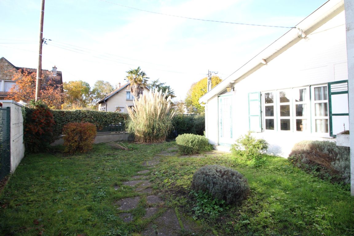 house 4 rooms for sale on LE VESINET (78110) - See details