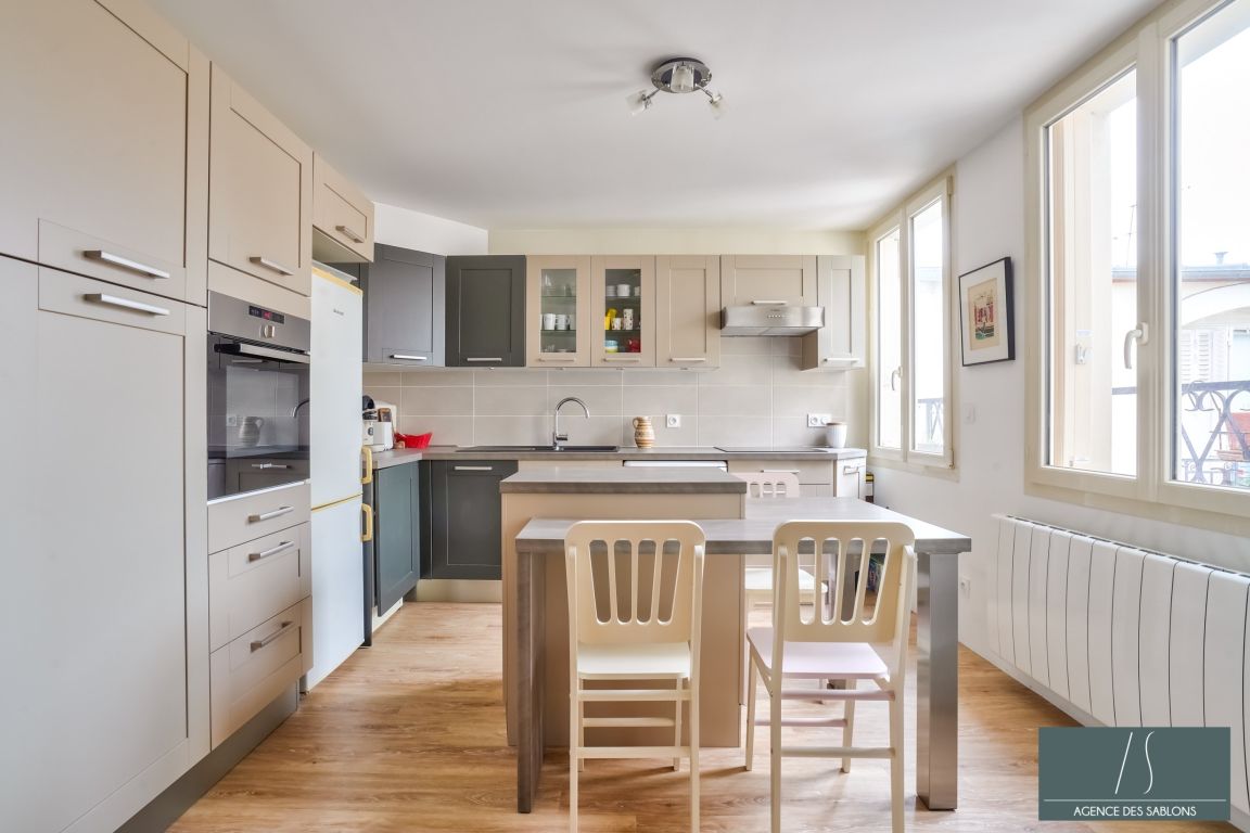 Sale Apartment 3 rooms 65 m² Le Vésinet