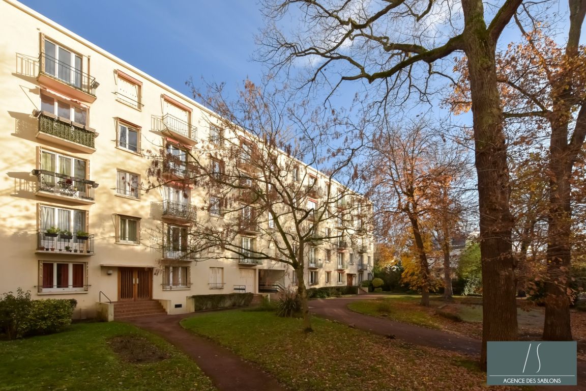 apartment 3 rooms for sale on LE VESINET (78110) - See details