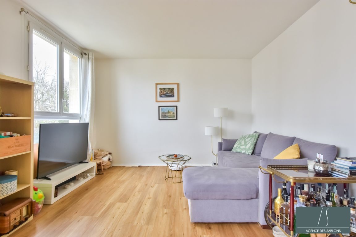 Sale Apartment 4 rooms 73 m² Le Vésinet