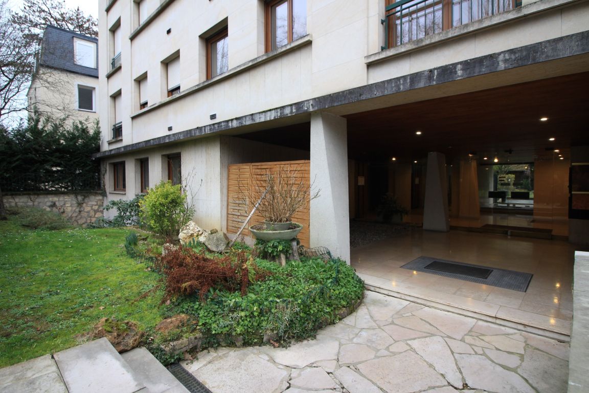 apartment 1 room for rent on LE VESINET (78110) - See details