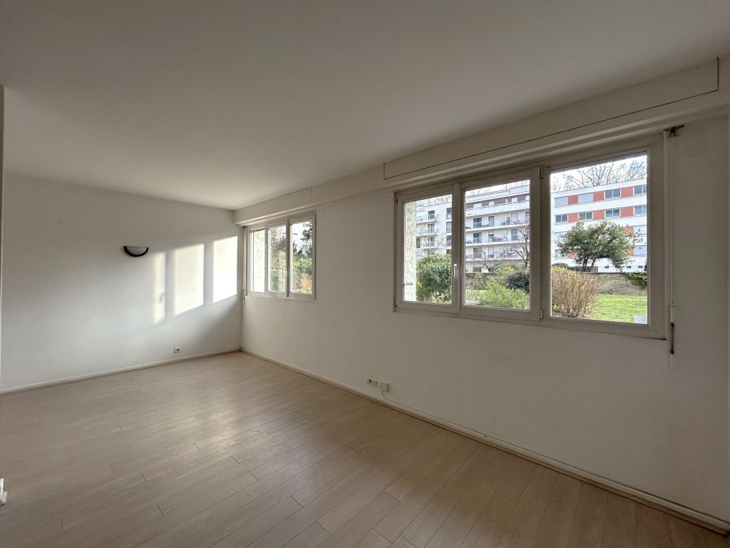 apartment 2 rooms for rent on LE VESINET (78110) - See details