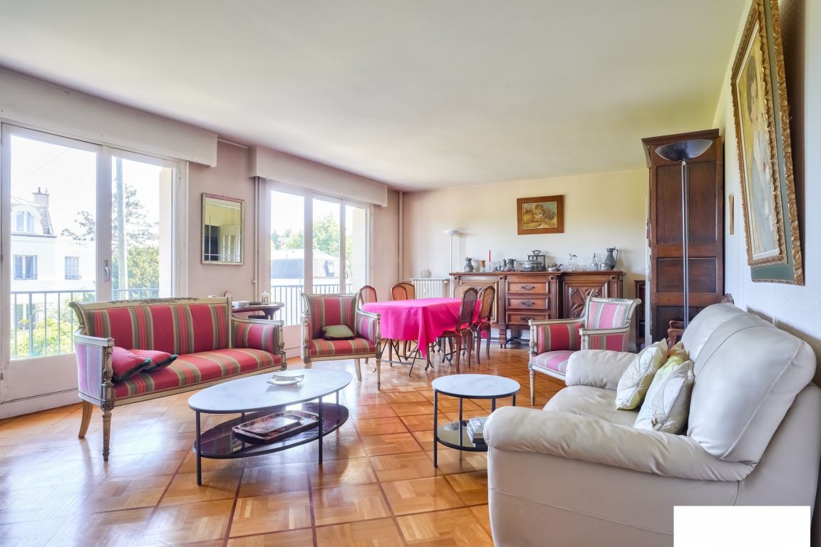 Sale Apartment 4 rooms 102 m² Chatou
