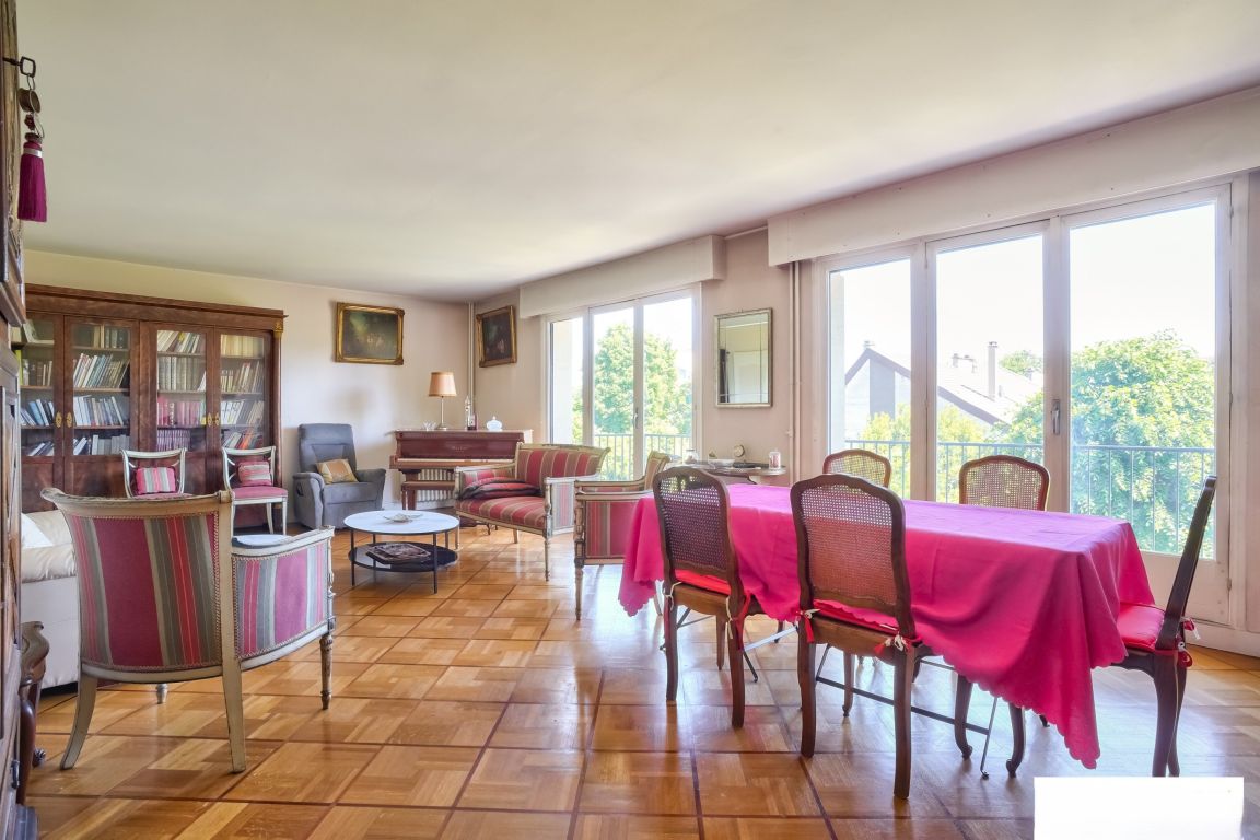 Sale Apartment 4 rooms 102 m² Chatou