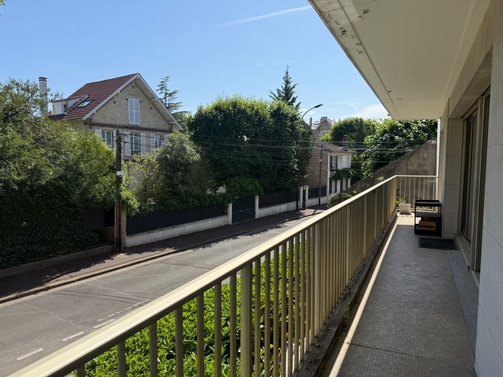 apartment 5 rooms for sale on LE VESINET (78110) - See details