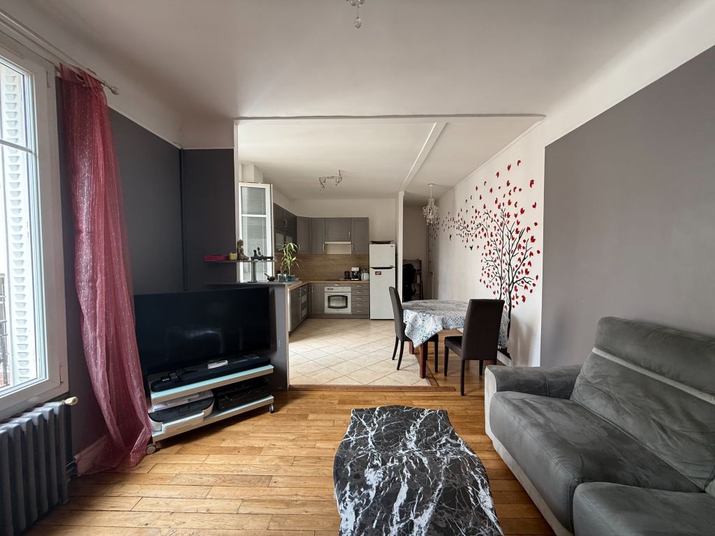 Sale Apartment 3 rooms 69 m² Le Vésinet