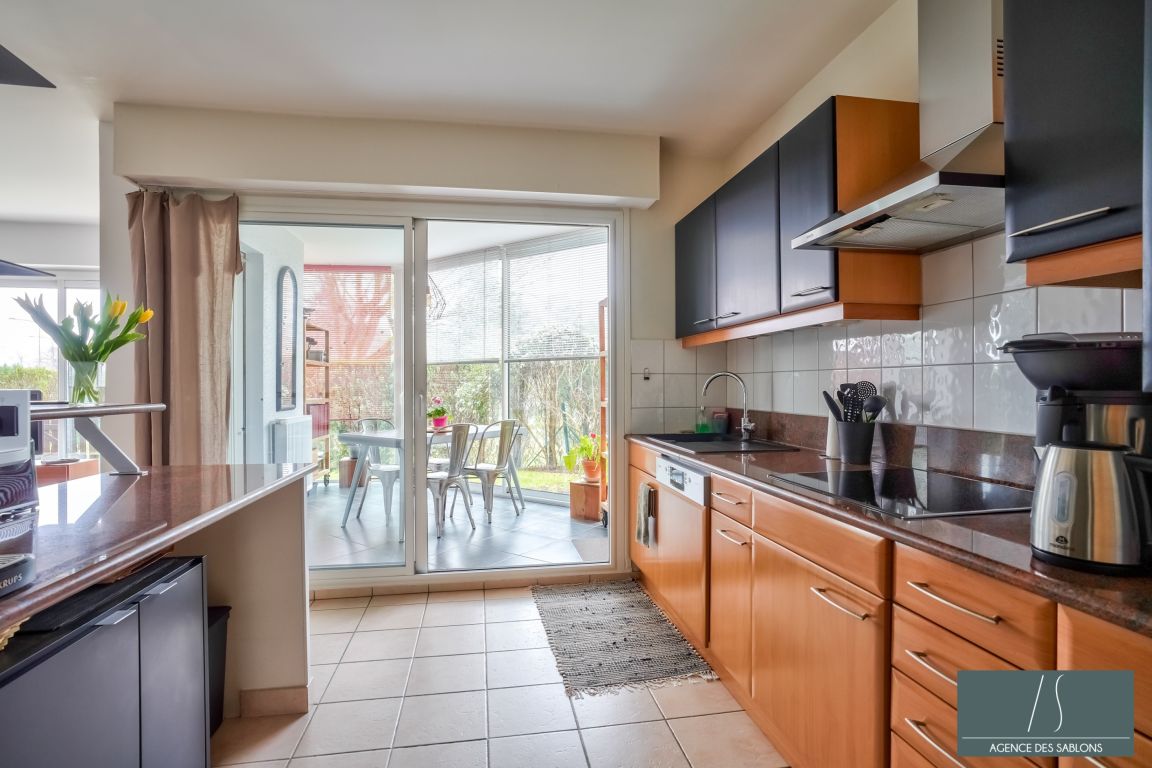 Sale Apartment 4 rooms 81.57 m² Chatou