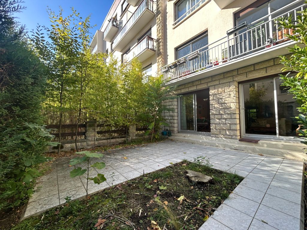 apartment 5 rooms for sale on LE VESINET (78110) - See details