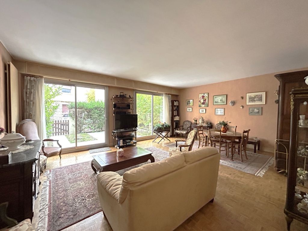 Sale Apartment 5 rooms 84 m² Le Vésinet