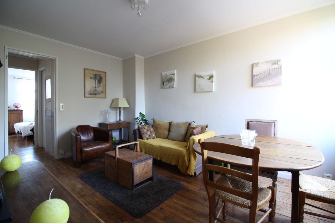 apartment 2 rooms for sale on LE VESINET (78110) - See details