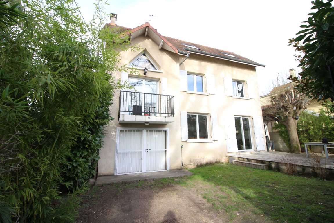 maison 8 Pièces en vente sur LE VESINET (78110) - Plus de details