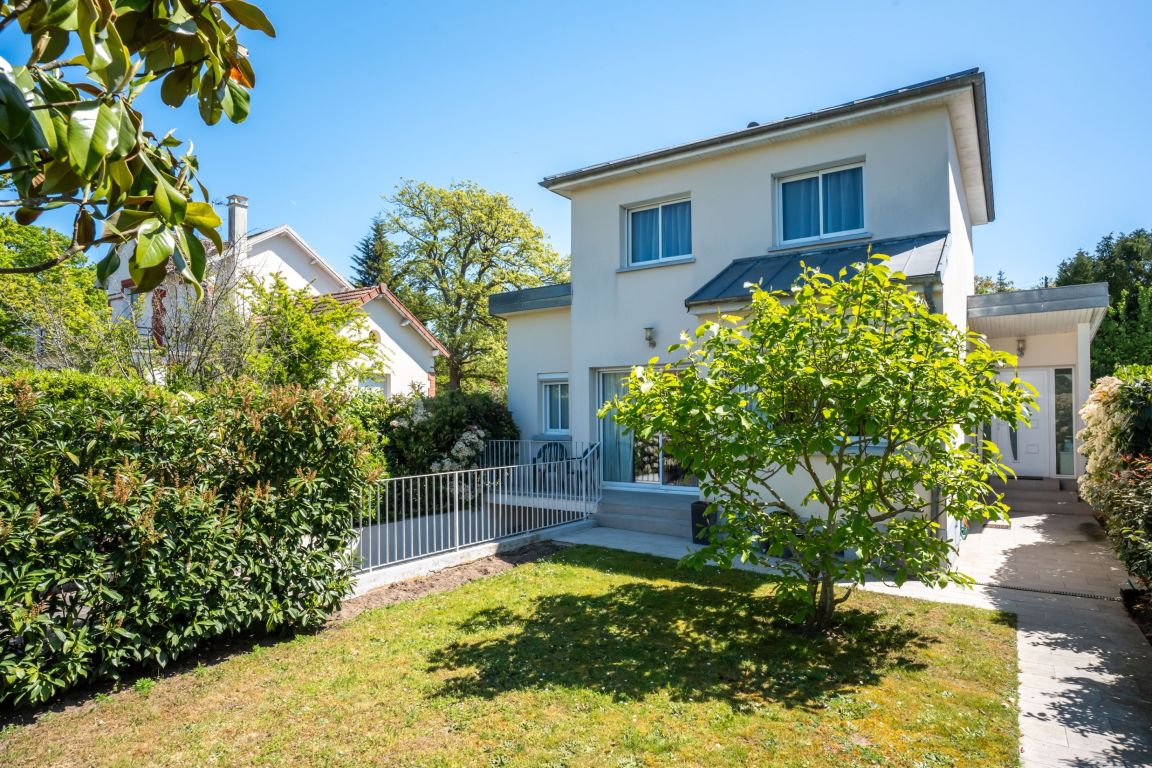 maison 6 Pièces en vente sur LE VESINET (78110) - Plus de details