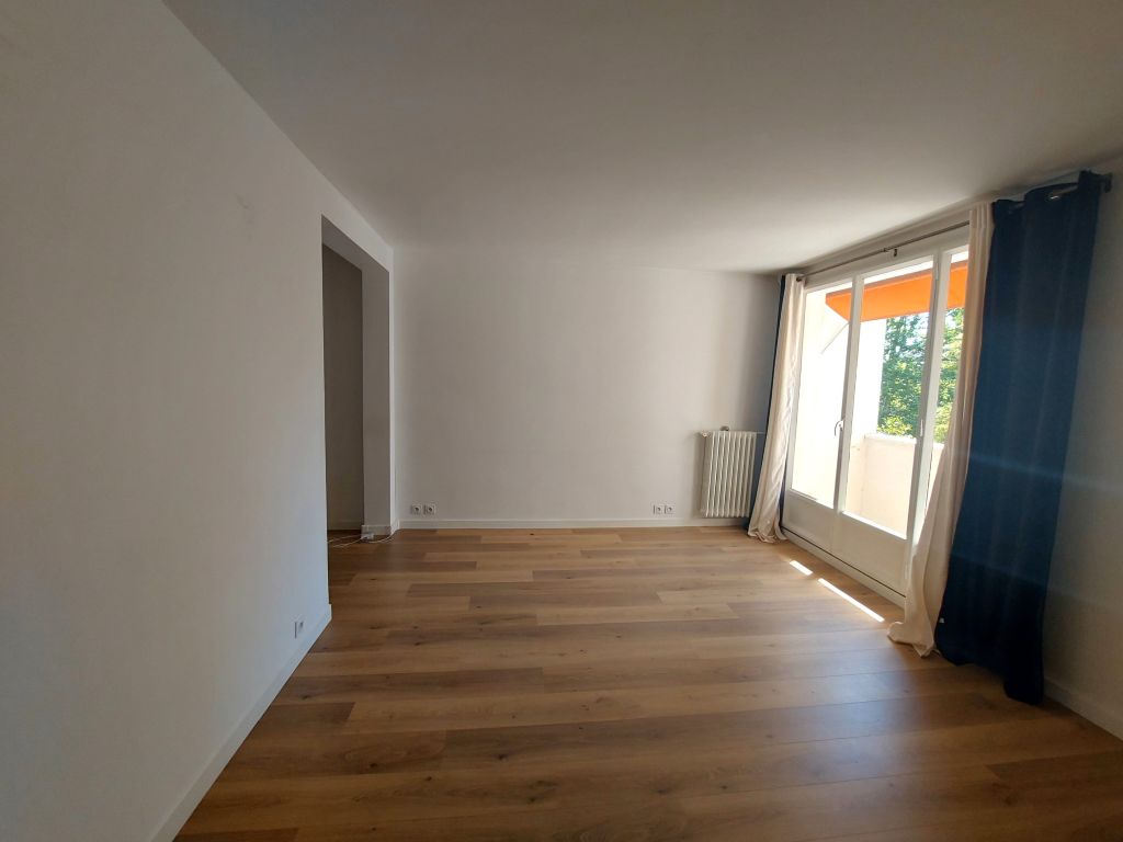 appartement 4 Pièces en location sur CHATOU (78400) - Plus de details