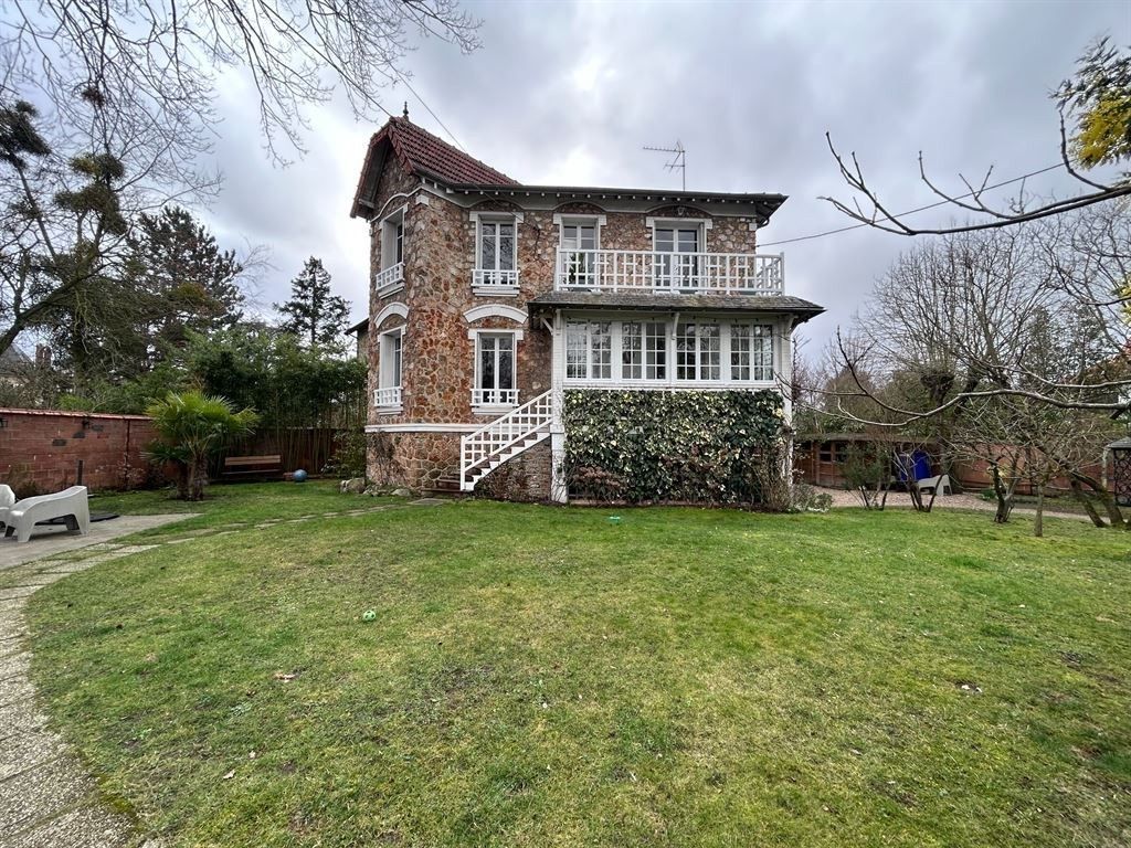 house 7 rooms for sale on LE VESINET (78110) - See details