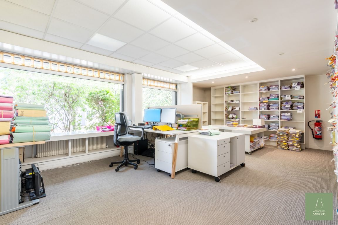 business premises for sale on CROISSY SUR SEINE (78290) - See details