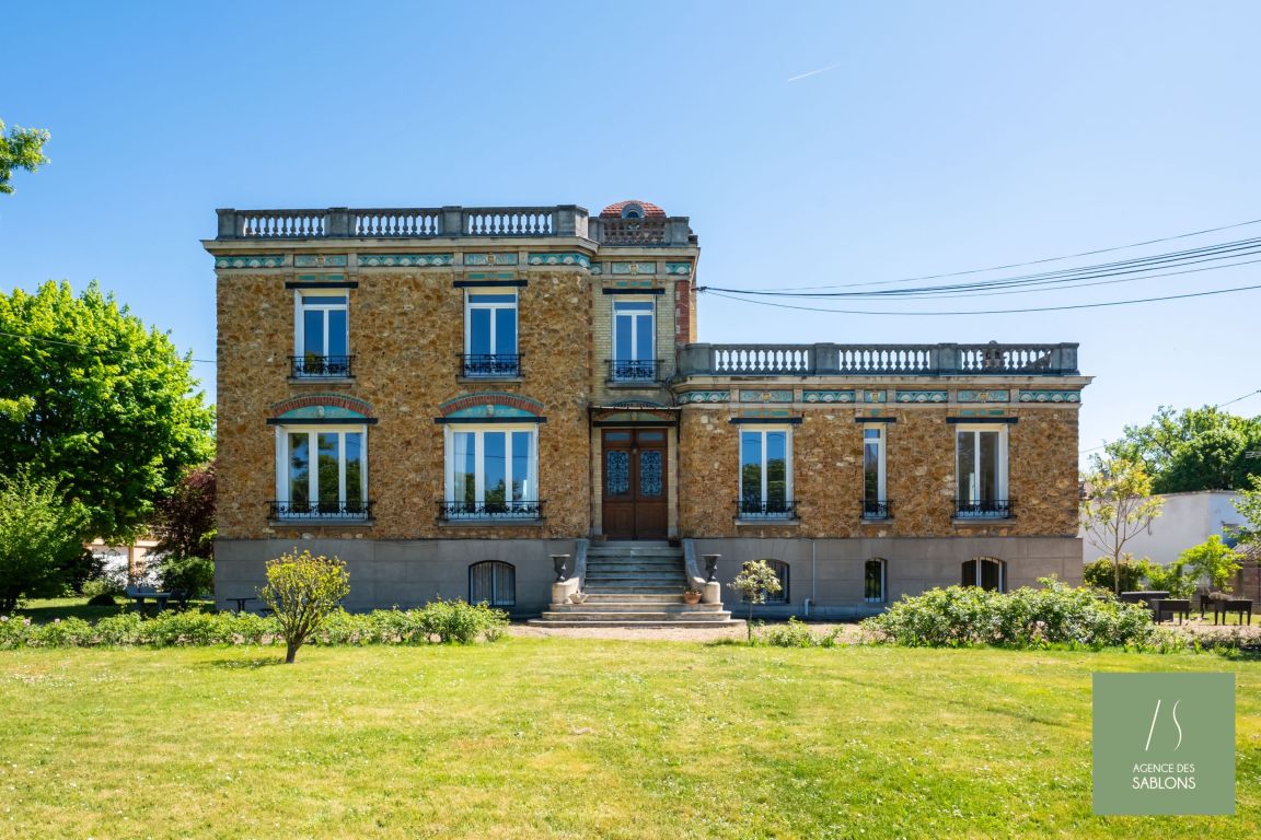 house 12 rooms for sale on LE VESINET (78110) - See details